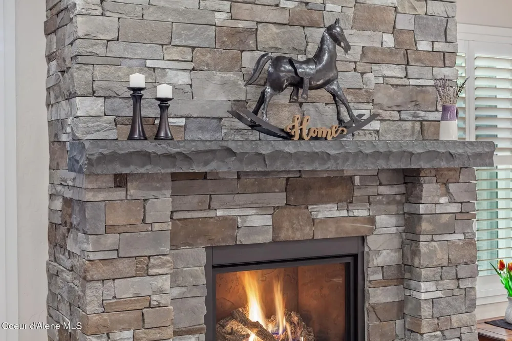 12399 Meadow Wood Lane Hayden, ID 83835