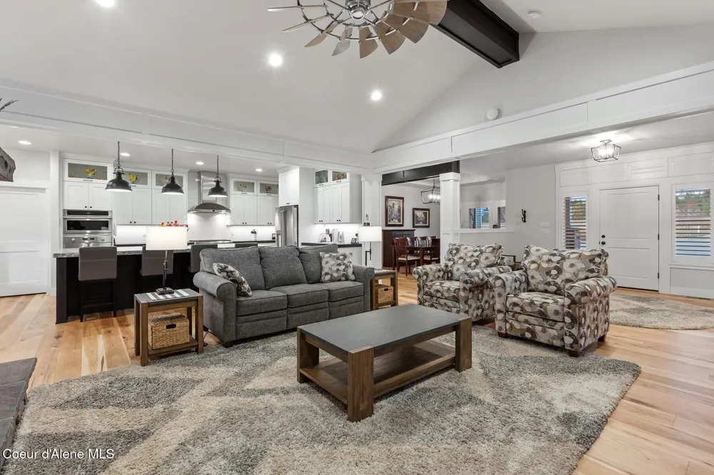 12399 Meadow Wood Lane Hayden, ID 83835