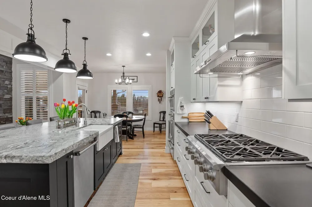 12399 Meadow Wood Lane Hayden, ID 83835