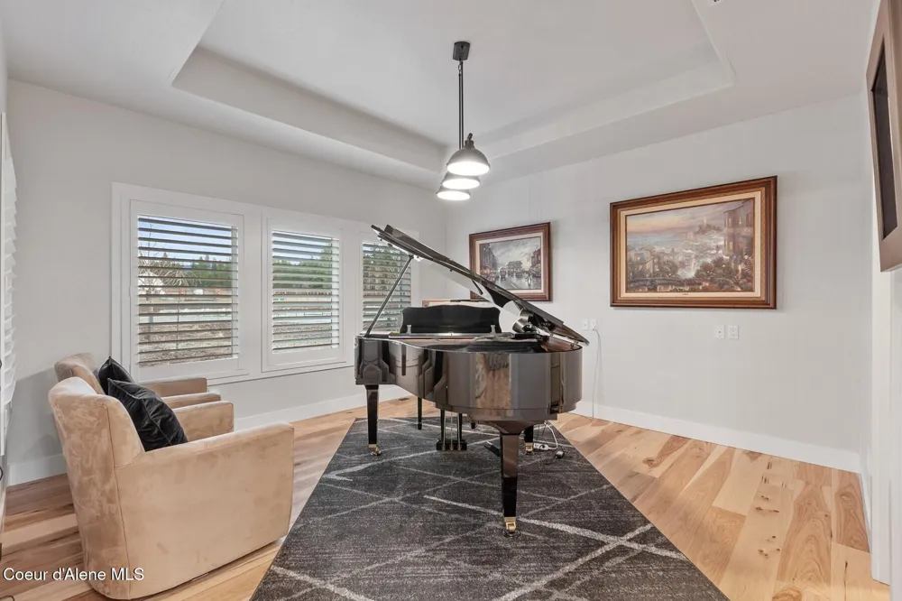12399 Meadow Wood Lane Hayden, ID 83835
