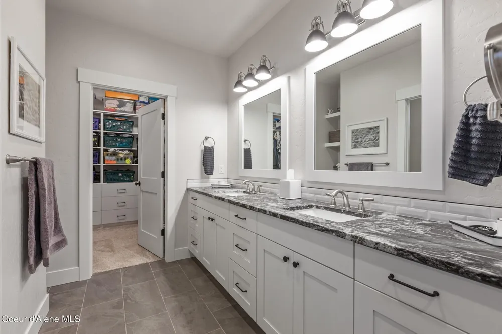 12399 Meadow Wood Lane Hayden, ID 83835