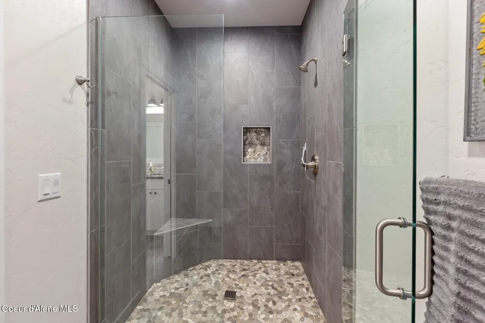 12399 Meadow Wood Lane Hayden, ID 83835