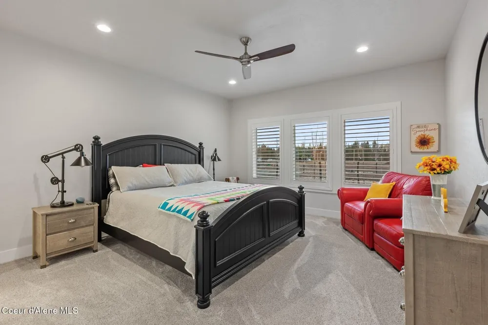 12399 Meadow Wood Lane Hayden, ID 83835