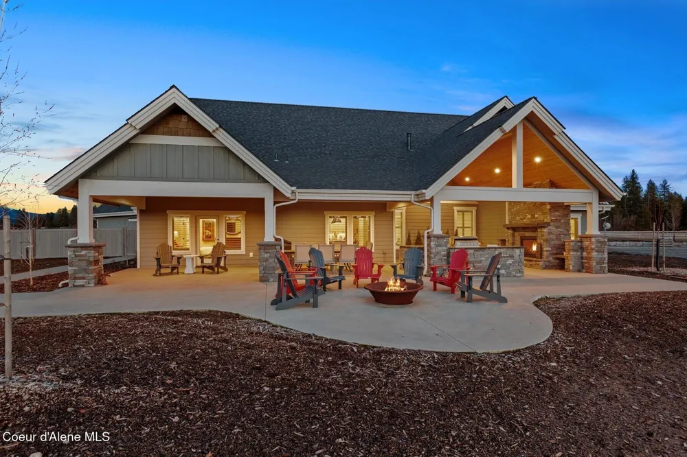 12399 Meadow Wood Lane Hayden, ID 83835