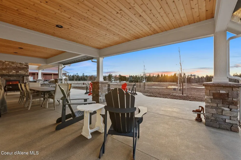 12399 Meadow Wood Lane Hayden, ID 83835