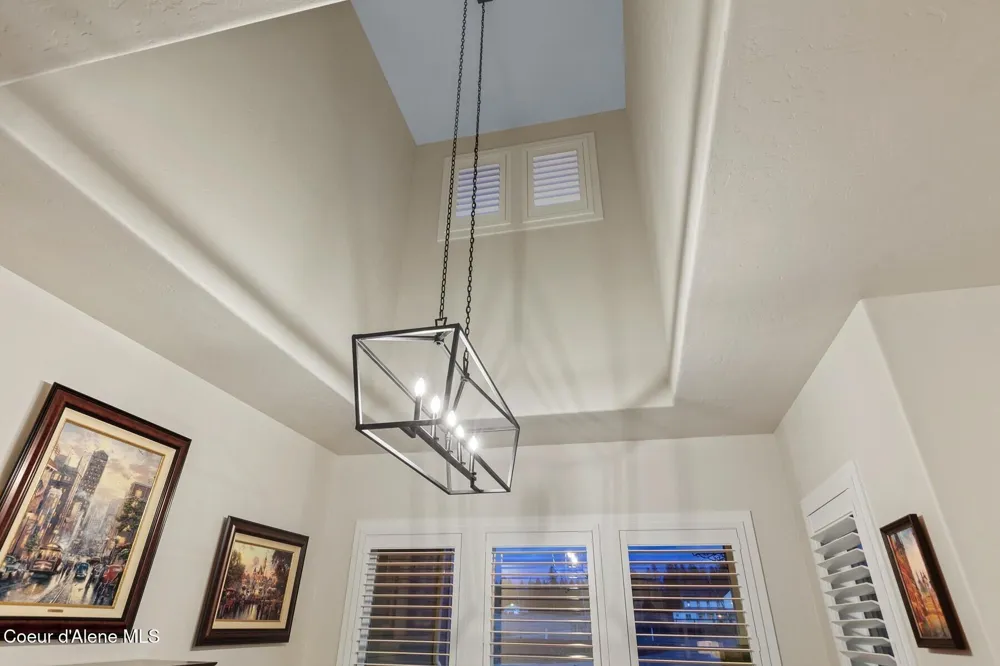 12399 Meadow Wood Lane Hayden, ID 83835