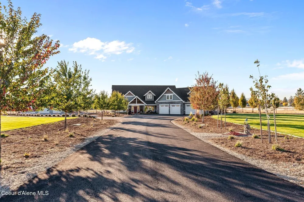 12399 Meadow Wood Lane Hayden, ID 83835