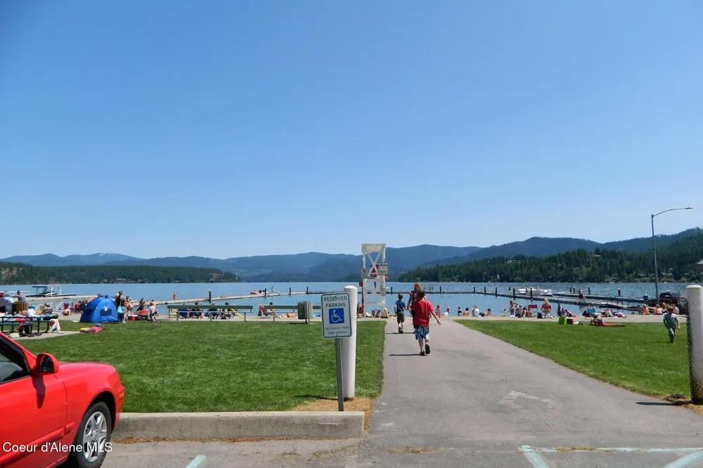 12399 Meadow Wood Lane Hayden, ID 83835