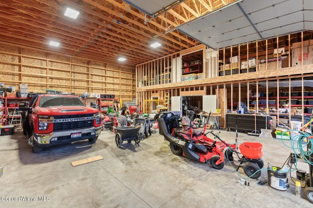 12399 Meadow Wood Lane Hayden, ID 83835