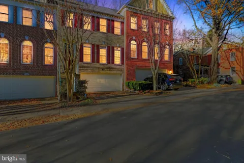 128 REES PLACE