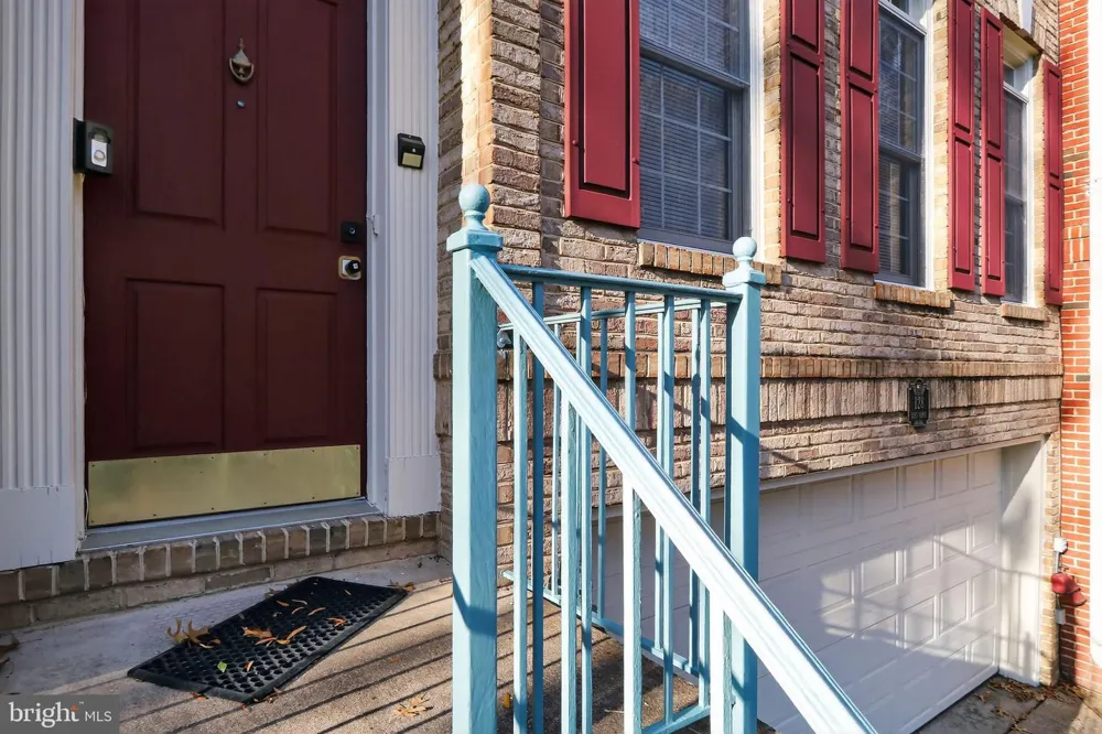 128 REES PLACE Falls Church, VA 22046