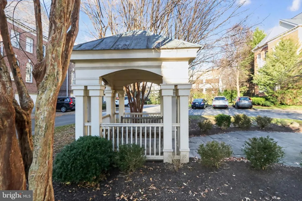 128 REES PLACE Falls Church, VA 22046