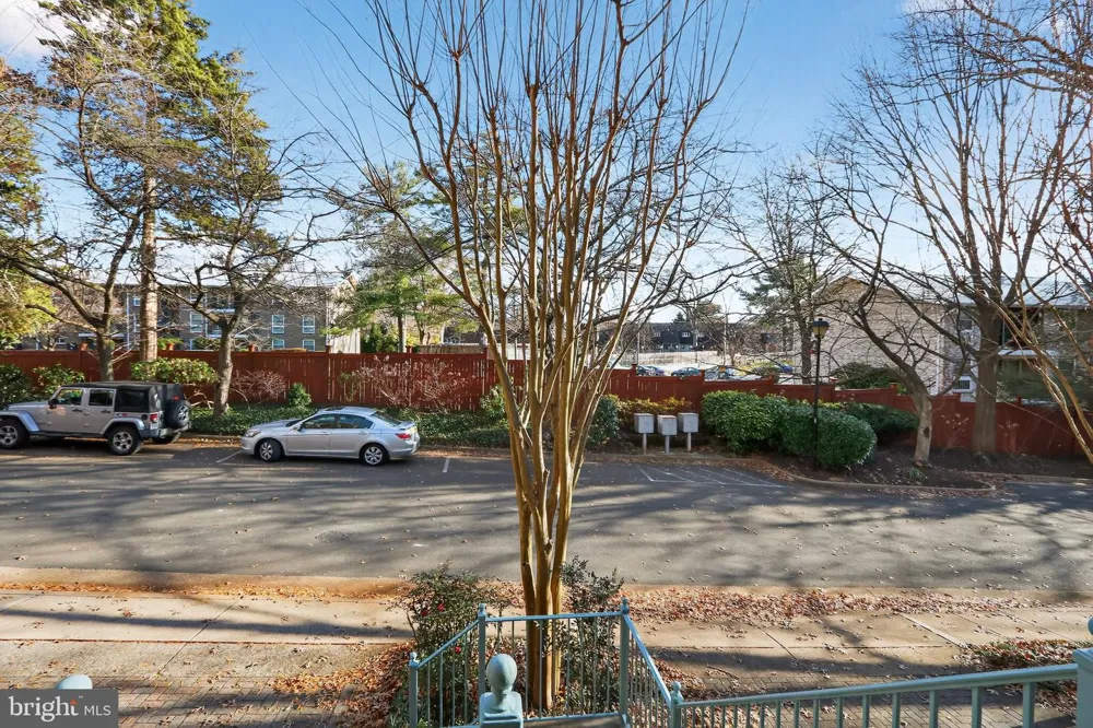 128 REES PLACE Falls Church, VA 22046