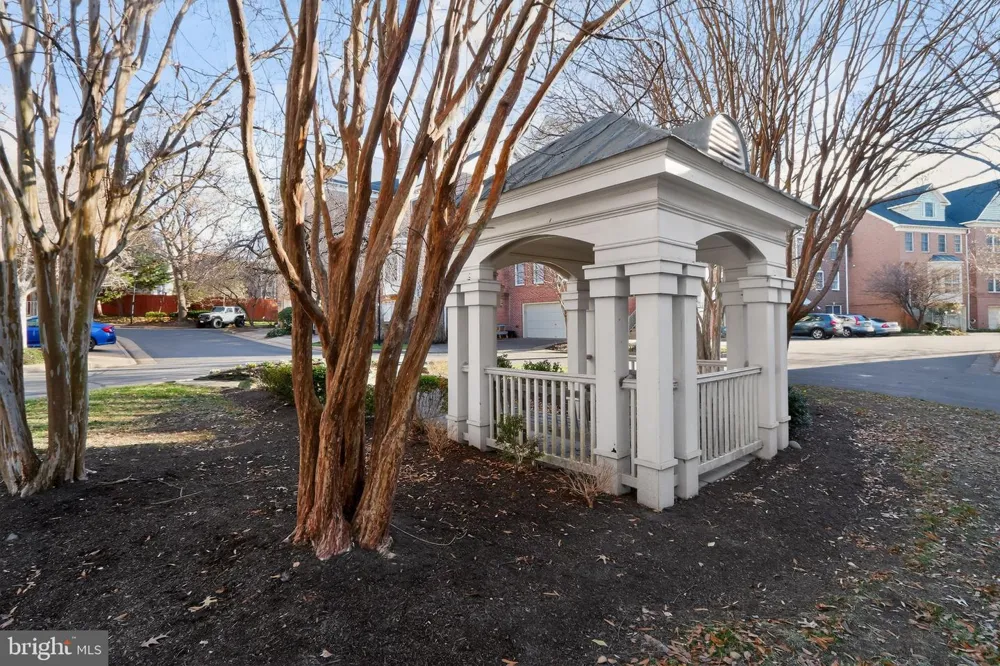 128 REES PLACE Falls Church, VA 22046