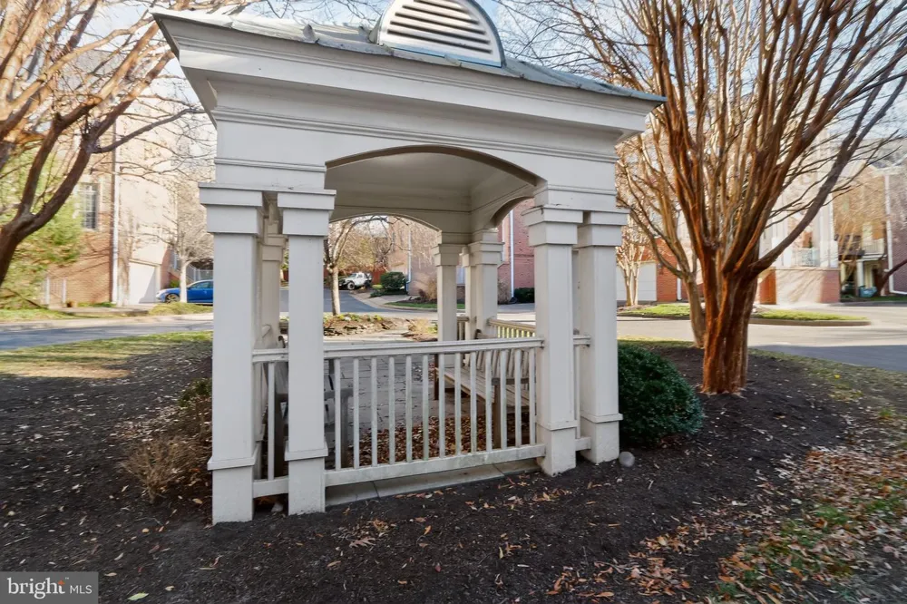 128 REES PLACE Falls Church, VA 22046