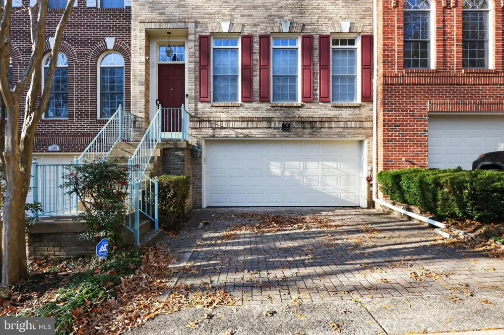 128 REES PLACE Falls Church, VA 22046