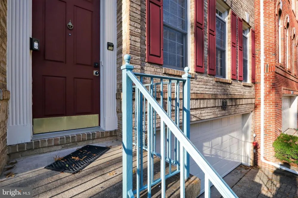 128 REES PLACE Falls Church, VA 22046
