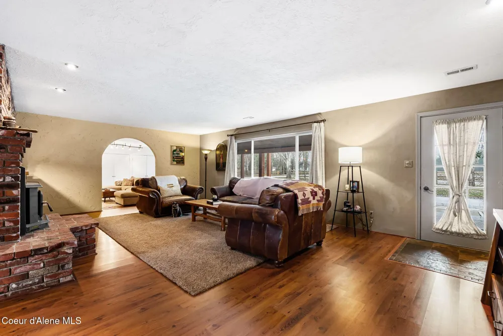 966 Kootenai Road Sandpoint, ID 83864