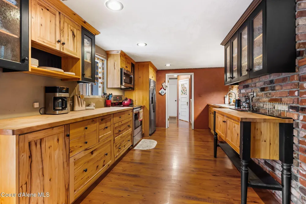 966 Kootenai Road Sandpoint, ID 83864