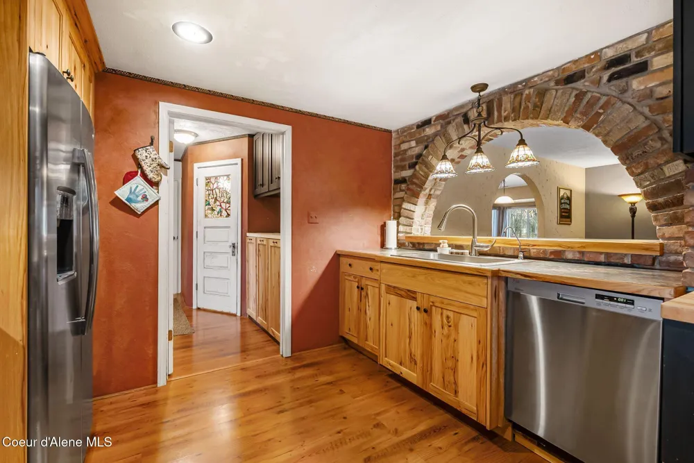 966 Kootenai Road Sandpoint, ID 83864
