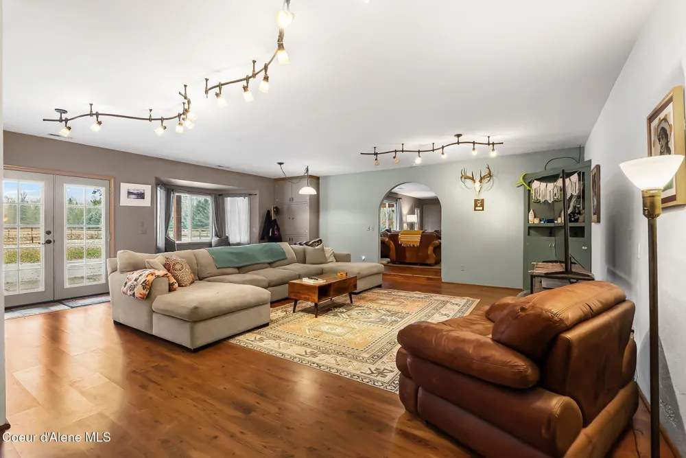 966 Kootenai Road Sandpoint, ID 83864
