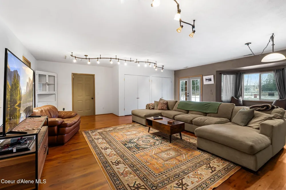 966 Kootenai Road Sandpoint, ID 83864