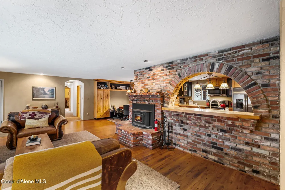 966 Kootenai Road Sandpoint, ID 83864