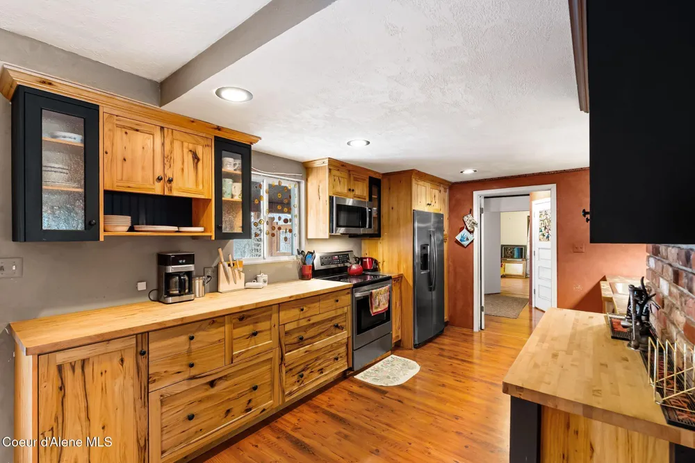 966 Kootenai Road Sandpoint, ID 83864