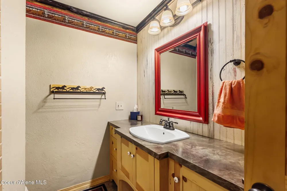 966 Kootenai Road Sandpoint, ID 83864