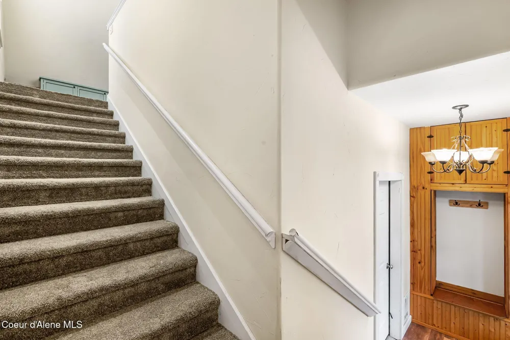 966 Kootenai Road Sandpoint, ID 83864