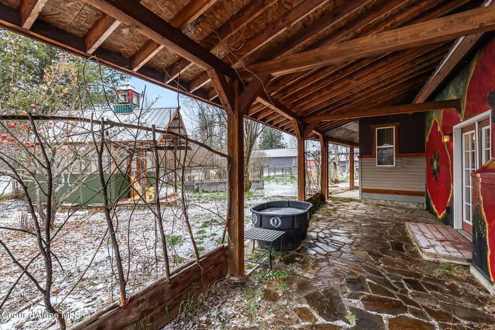966 Kootenai Road Sandpoint, ID 83864