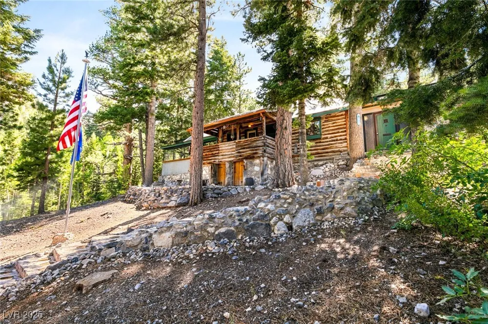4075 Cougar Ridge Trail Mount Charleston, NV 89124