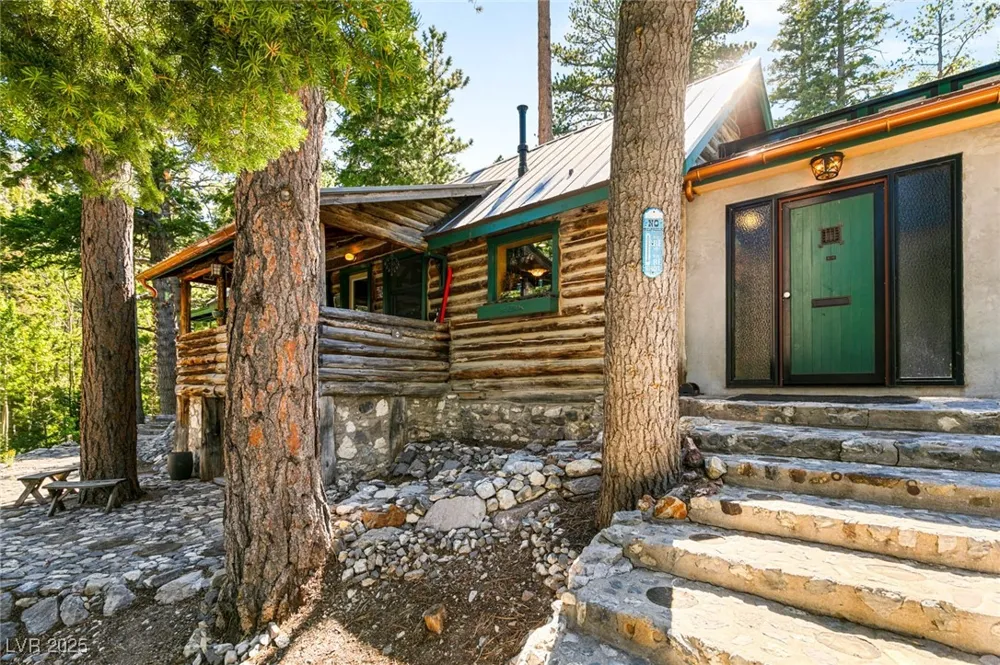 4075 Cougar Ridge Trail Mount Charleston, NV 89124