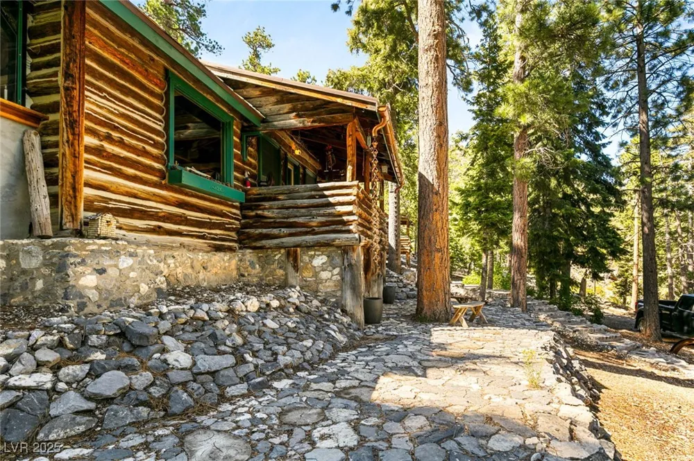 4075 Cougar Ridge Trail Mount Charleston, NV 89124