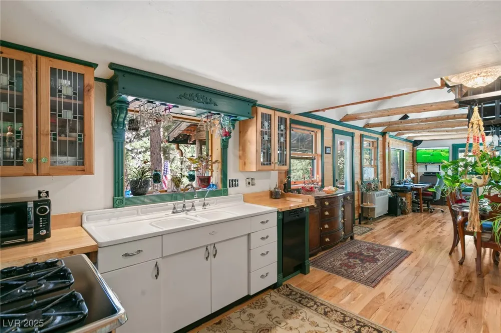 4075 Cougar Ridge Trail Mount Charleston, NV 89124