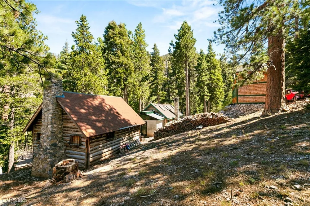 4075 Cougar Ridge Trail Mount Charleston, NV 89124