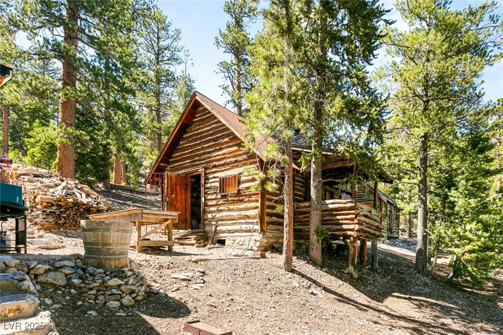4075 Cougar Ridge Trail Mount Charleston, NV 89124