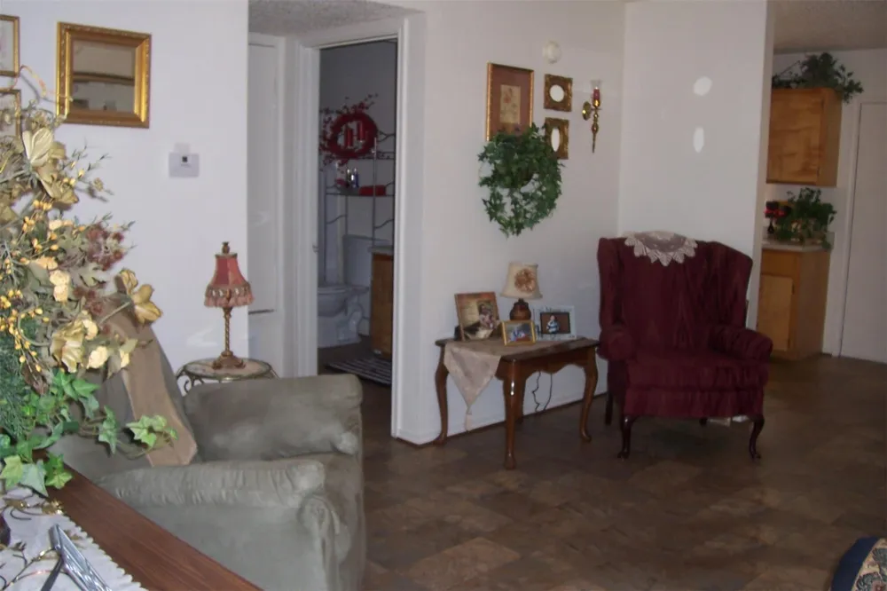 303 E AVENUE Hooks, TX 75561