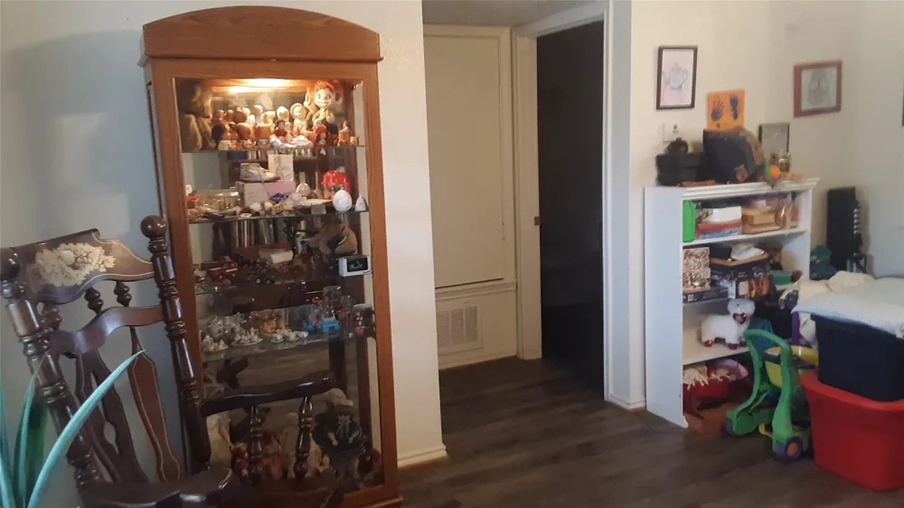 303 E AVENUE Hooks, TX 75561