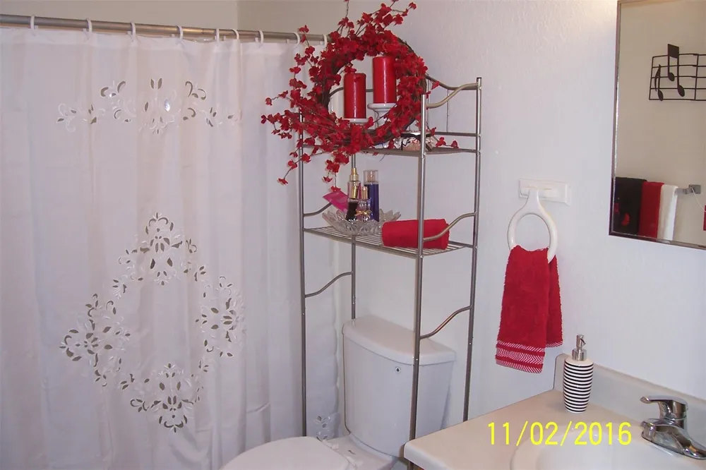 303 E AVENUE Hooks, TX 75561