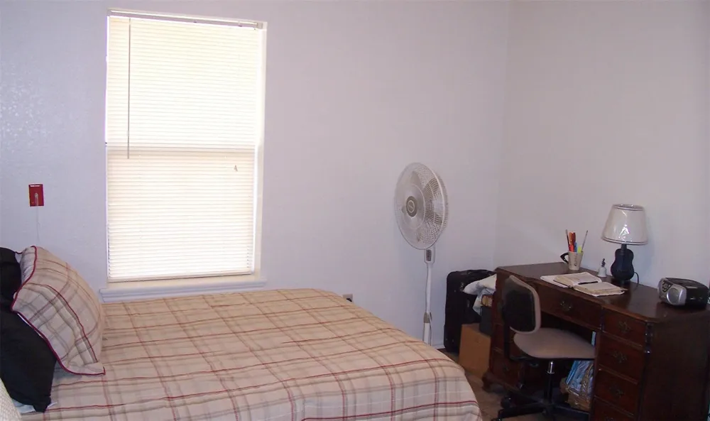 303 E AVENUE Hooks, TX 75561