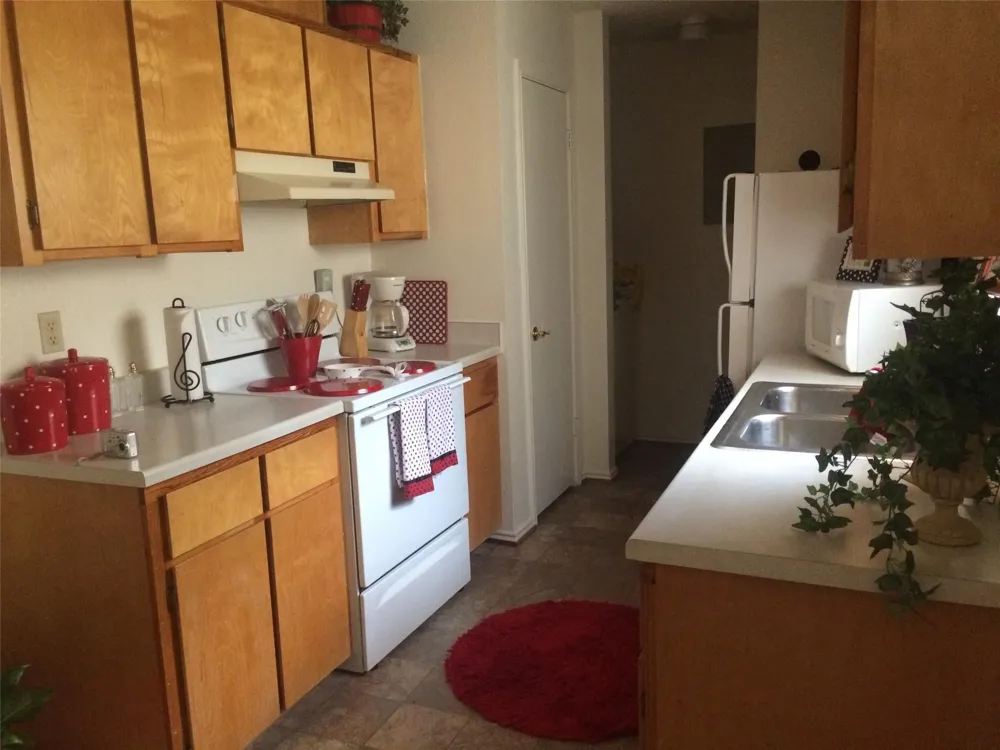 303 E AVENUE Hooks, TX 75561