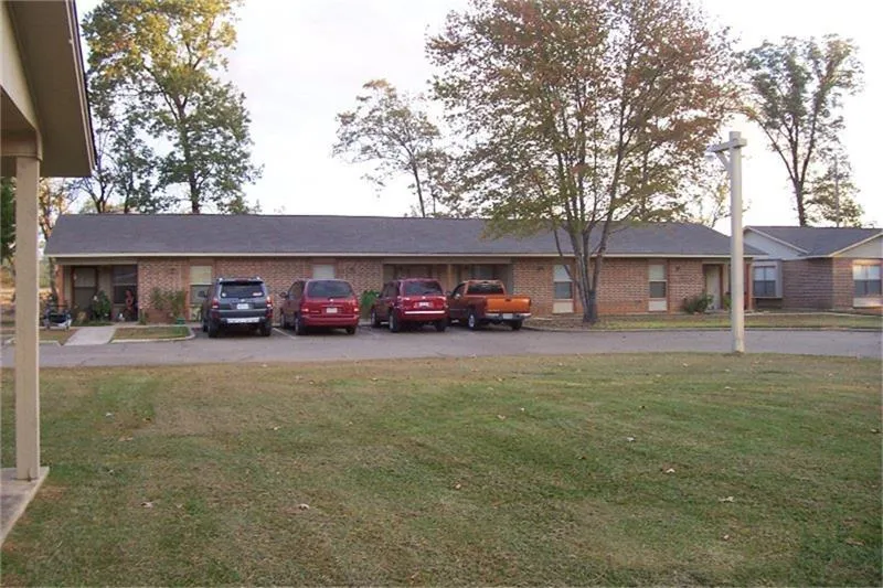 303 E AVENUE Hooks, TX 75561