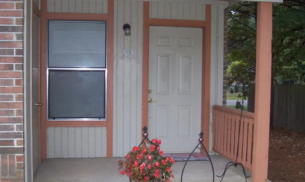 303 E AVENUE Hooks, TX 75561