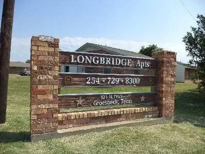 921 Tyrus Groesbeck, TX 76642