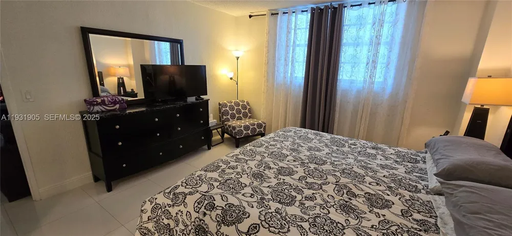 4001 S Ocean Dr #4J Hollywood, FL 33019