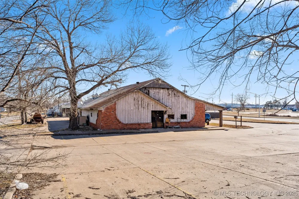 1840 SW Frank Phillips Boulevard Bartlesville, OK 74003