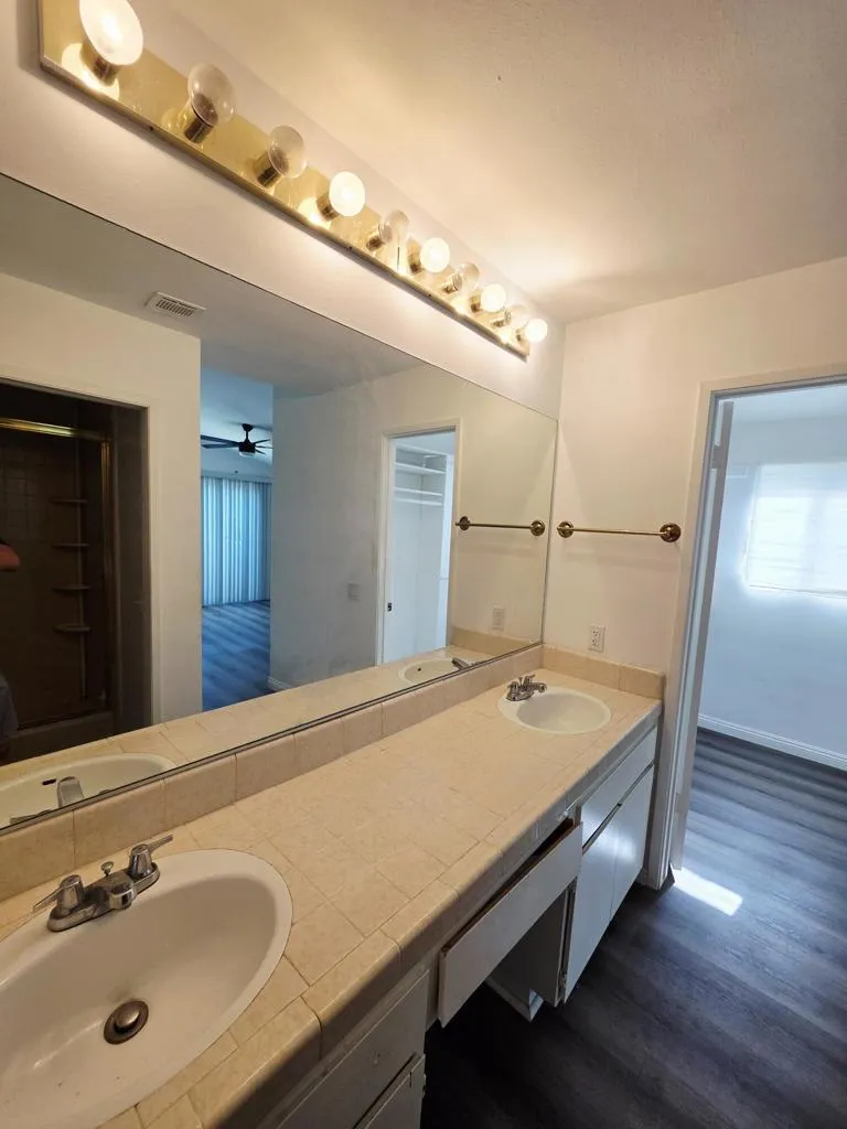 464 E Calle Begonia Palm Springs, CA 92262