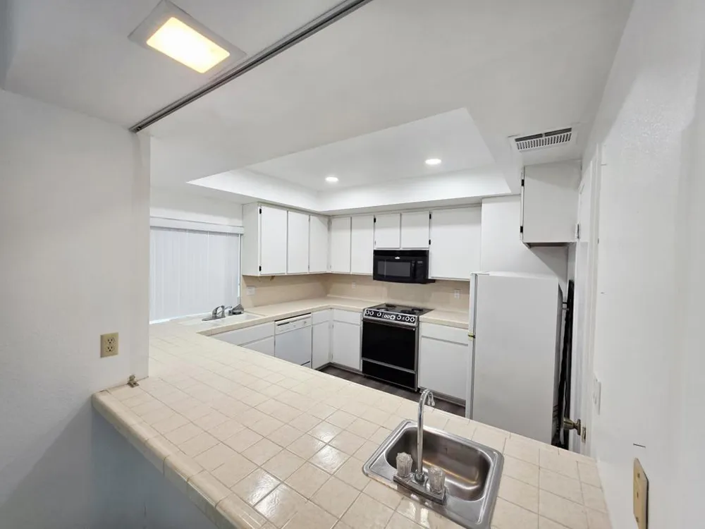 464 E Calle Begonia Palm Springs, CA 92262