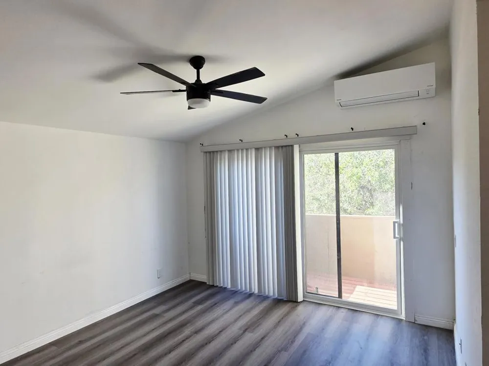464 E Calle Begonia Palm Springs, CA 92262